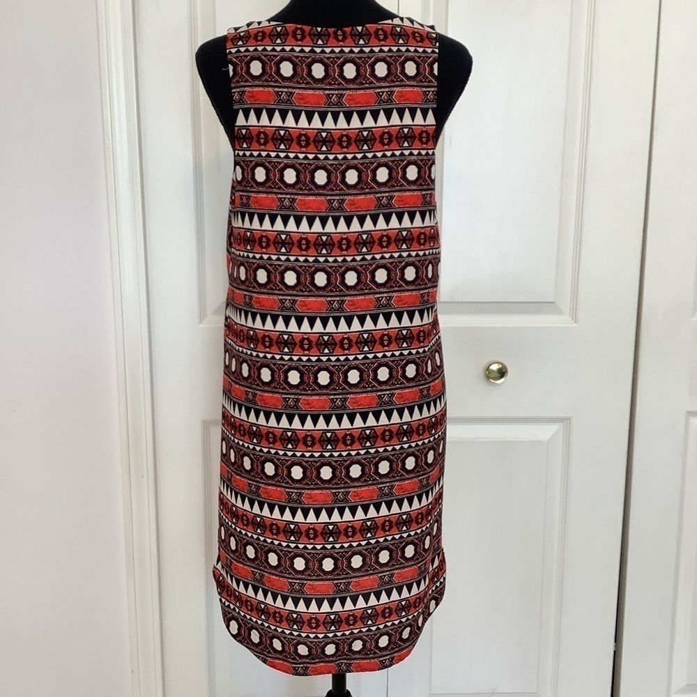 H&M woman’s tribal sleeveless dress. Size 8 - Picture 4 of 5